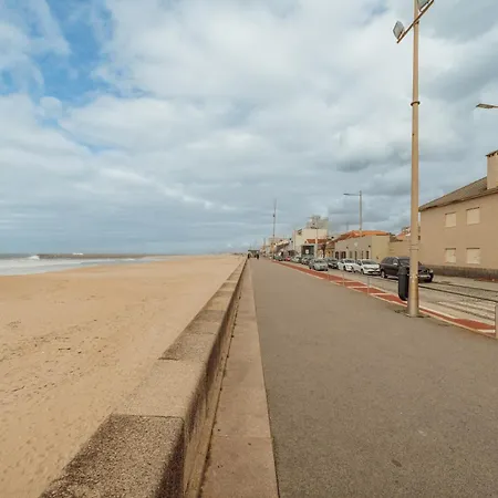 Espinho Seawalk And Seaview By Vacationy