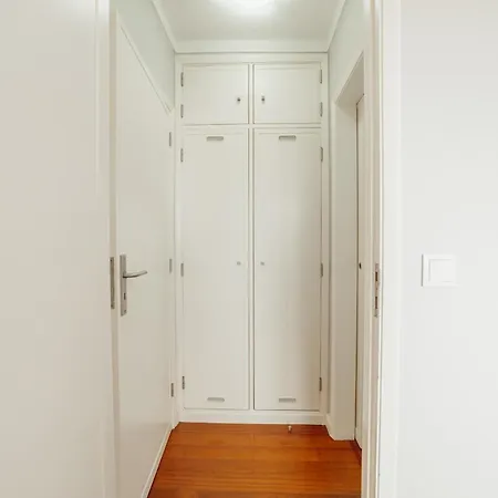 Apartment Espinho Seawalk And Seaview By Vacationy *