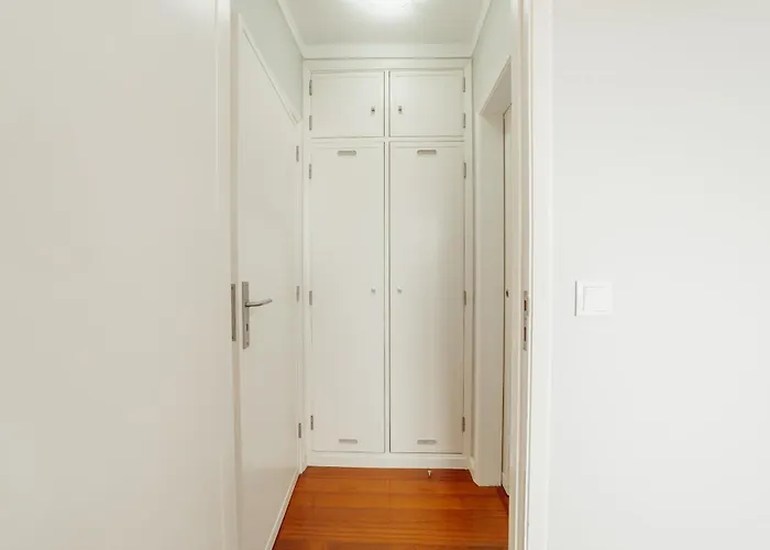 アパート Espinho Seawalk And Seaview By Vacationy *