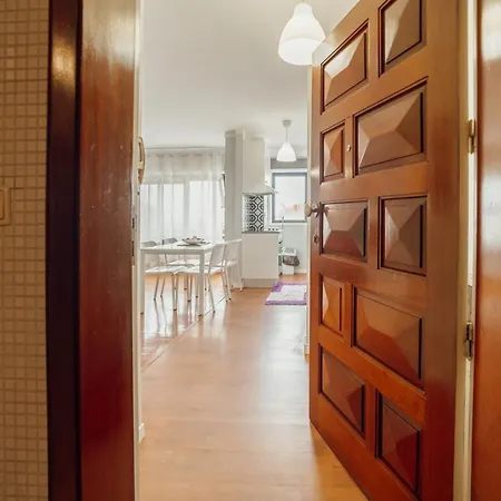 Apartment Espinho Seawalk And Seaview By Vacationy