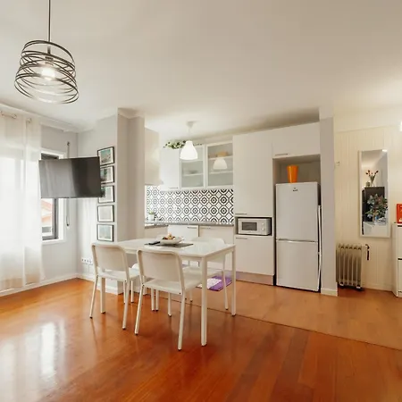 Apartment Espinho Seawalk And Seaview By Vacationy Porto