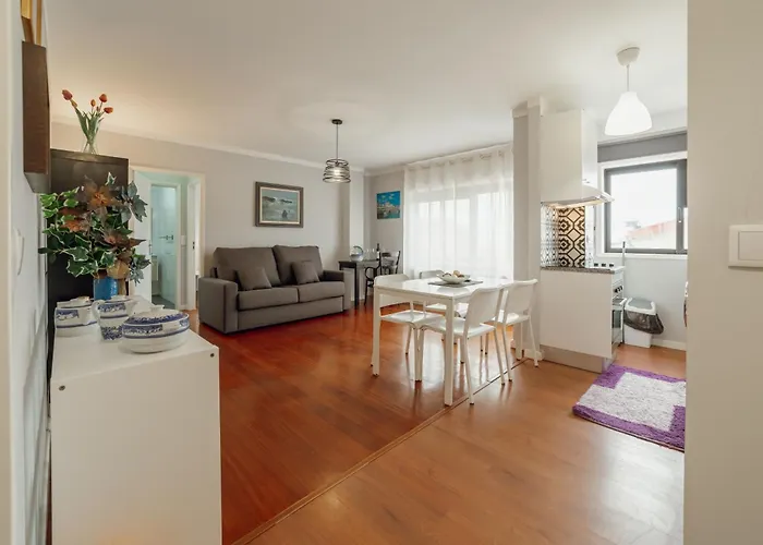 아파트 Espinho Seawalk And Seaview By Vacationy *